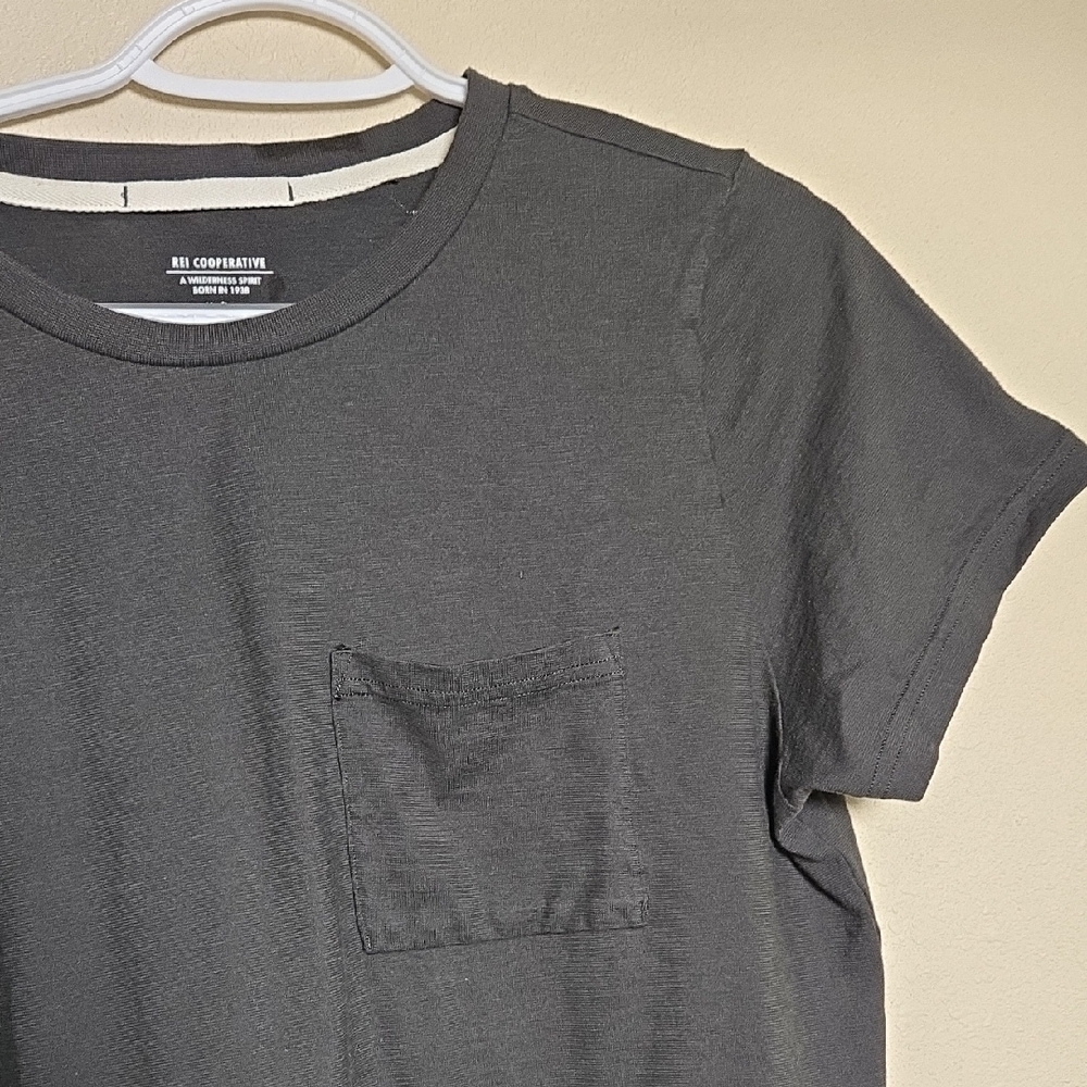 REI Gray Muscle Tee